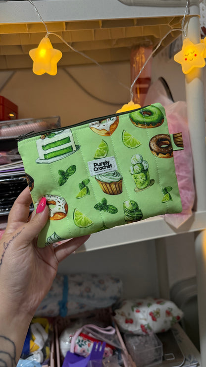 Bolsa Necessaire Acolchoada Purely Crochet