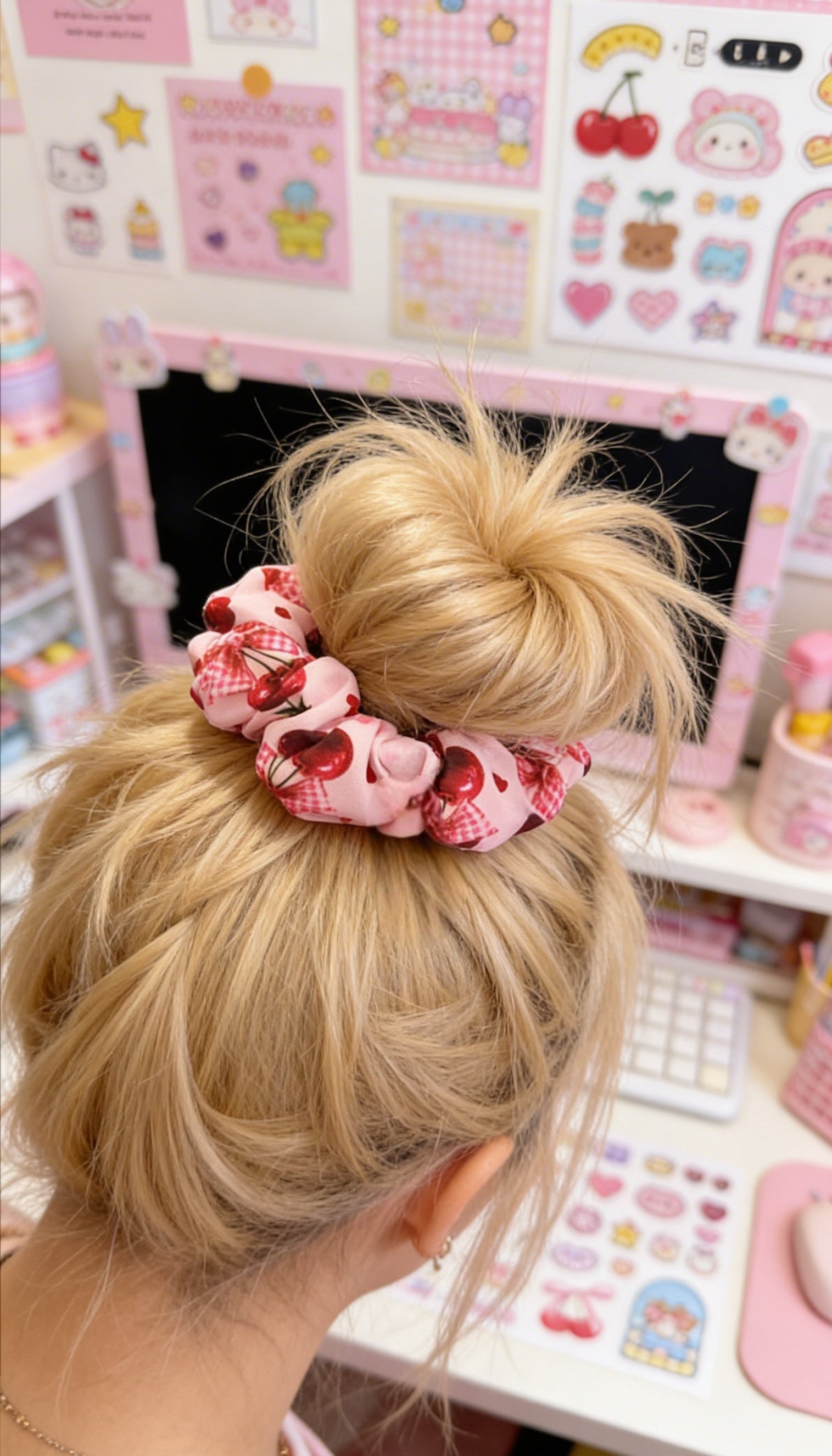 srunchie pink cherry