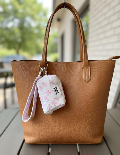 mini bolsa rosa e branco
