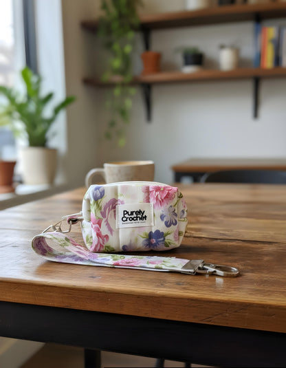 mini bolsa e porta-chaves floral 